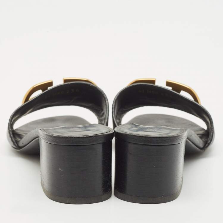 Pre Owned Valentino Black Leather VLogo Mule Sandals Size 36