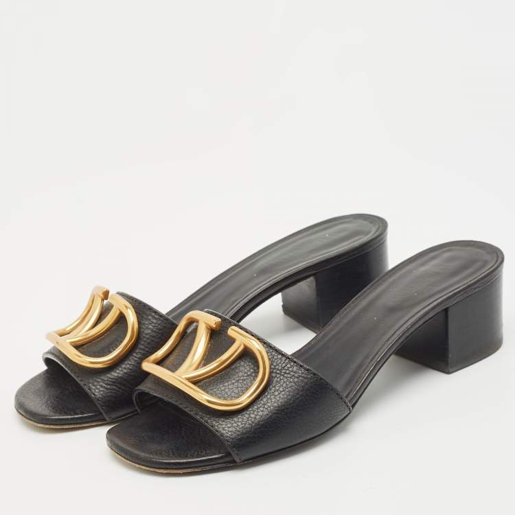 Pre Owned Valentino Black Leather VLogo Mule Sandals Size 36