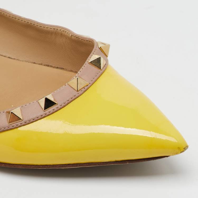 Pre Owned Valentino Yellow/Beige Patent Leather Rockstud Pointed Toe Ballet Flats Size 37