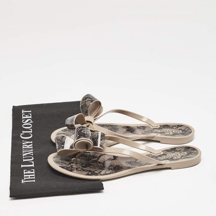 Pre Owned Valentino Beige/Black PVC and Mesh Print Thong Flat Sandals Size 40