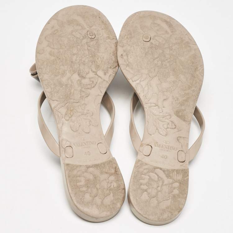 Pre Owned Valentino Beige/Black PVC and Mesh Print Thong Flat Sandals Size 40