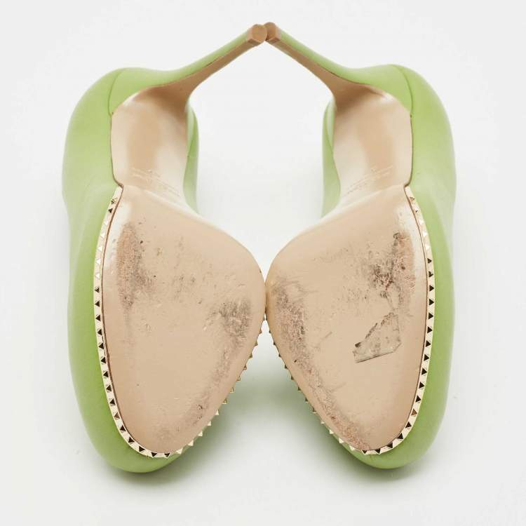 Pre Owned Valentino Green Leather Rockstud Platform Pumps Size 37