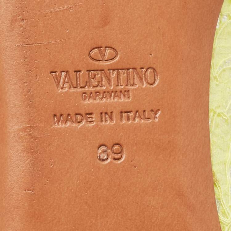 Pre Owned Valentino Neon Yellow Lace and Leather Ankle Strap Ballet Flats Size 39