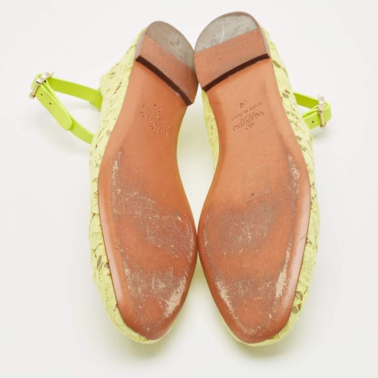 Pre Owned Valentino Neon Yellow Lace and Leather Ankle Strap Ballet Flats Size 39