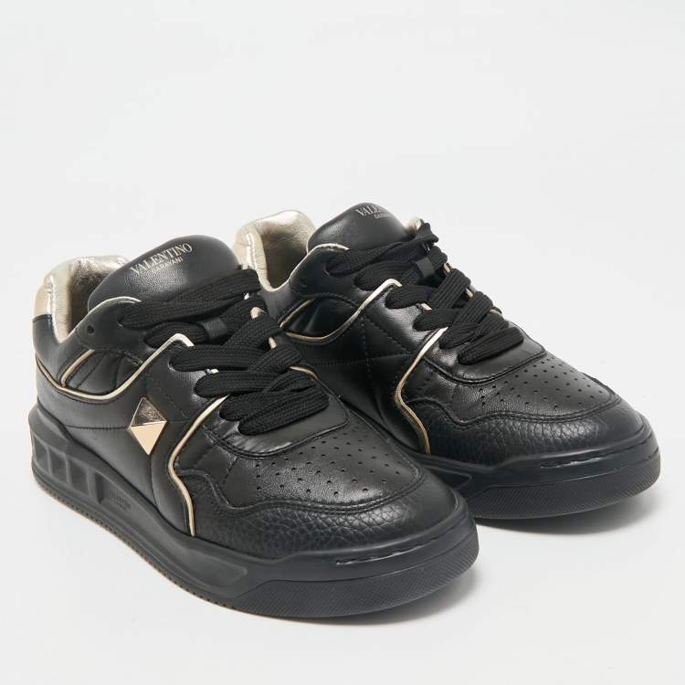 Pre Owned Valentino Black Leather One Stud  Sneakers Size 38.5