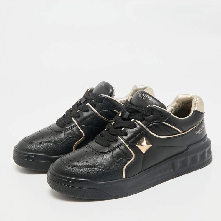 Pre Owned Valentino Black Leather One Stud  Sneakers Size 38.5