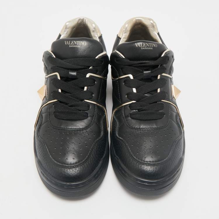 Pre Owned Valentino Black Leather One Stud  Sneakers Size 38.5