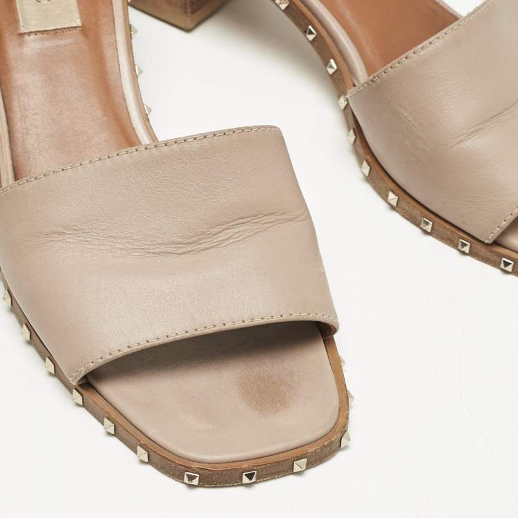 Pre Owned Valentino Beige Leather Rockstud Slide Sandals Size 37.5