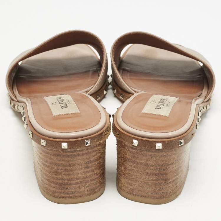 Pre Owned Valentino Beige Leather Rockstud Slide Sandals Size 37.5