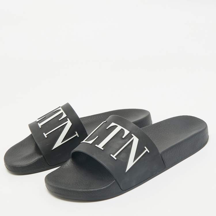 Pre Owned Valentino Black Rubber VLTN Pool Slide Flat Size 40