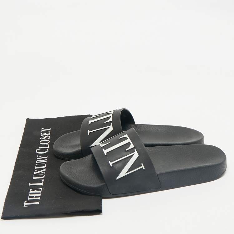 Pre Owned Valentino Black Rubber VLTN Pool Slide Flat Size 40