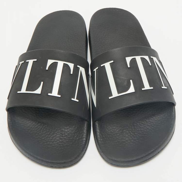 Pre Owned Valentino Black Rubber VLTN Pool Slide Flat Size 40