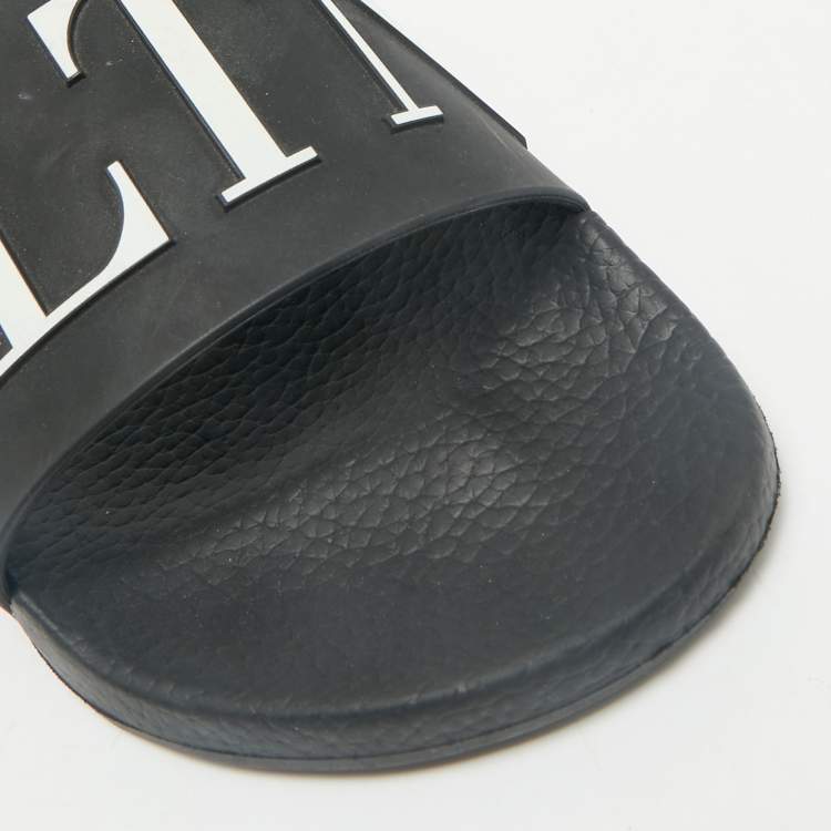 Pre Owned Valentino Black Rubber VLTN Pool Slide Flat Size 40