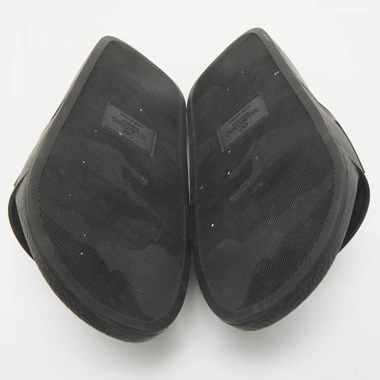 Pre Owned Valentino Black Rubber VLTN Pool Slide Flat Size 40