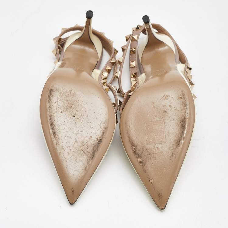 Pre Owned Valentino Off White/Beige Patent and Leather Rockstud Caged Pumps Size 38.5