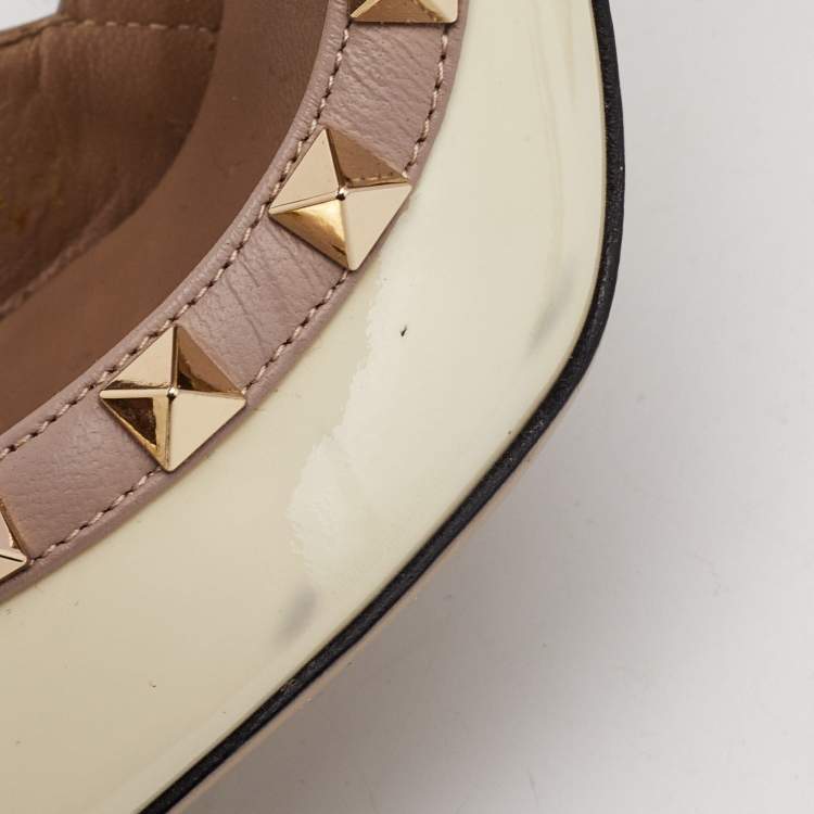 Pre Owned Valentino Off White/Beige Patent and Leather Rockstud Caged Pumps Size 38.5