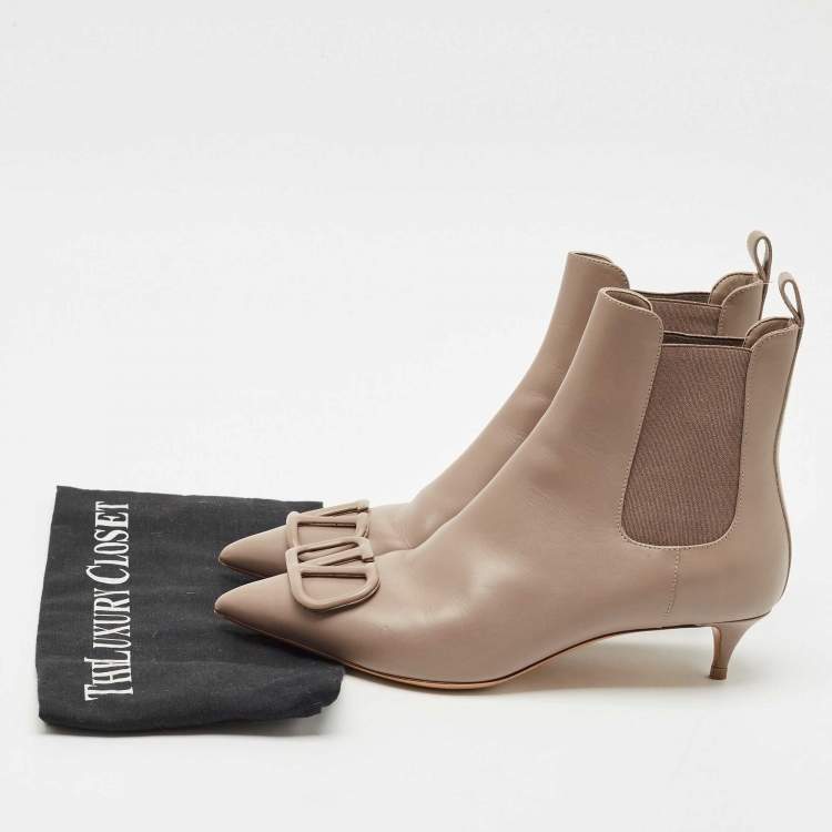 مملوكة مسبقًا Valentino Dusty Pink Leather Vlogo Pointed Toe Ankle Boots Size 37