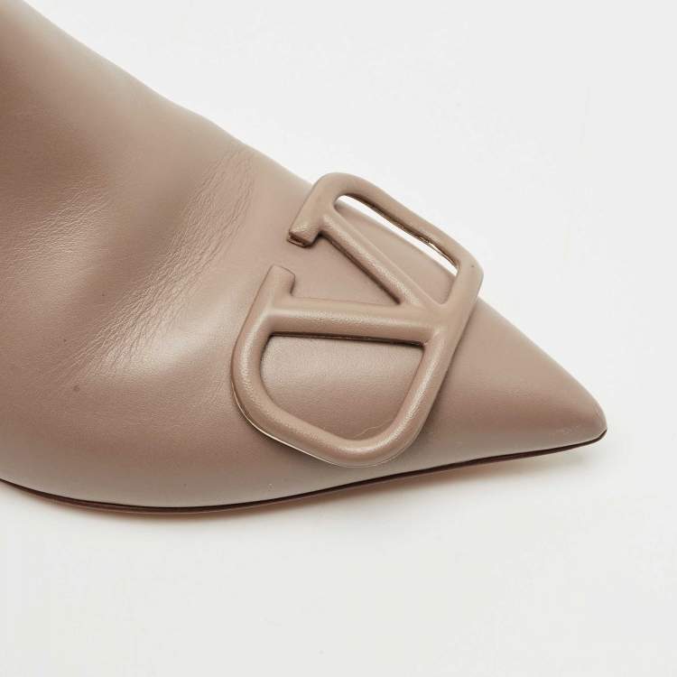 مملوكة مسبقًا Valentino Dusty Pink Leather Vlogo Pointed Toe Ankle Boots Size 37