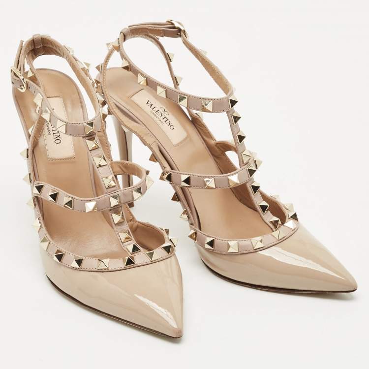 مملوكة مسبقًا Valentino Beige Patent Leather and Leather Rockstud Caged Ankle Strap Pumps Size 38.5
