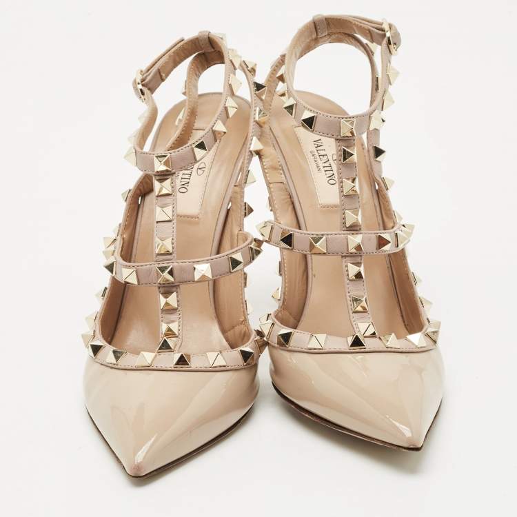 مملوكة مسبقًا Valentino Beige Patent Leather and Leather Rockstud Caged Ankle Strap Pumps Size 38.5