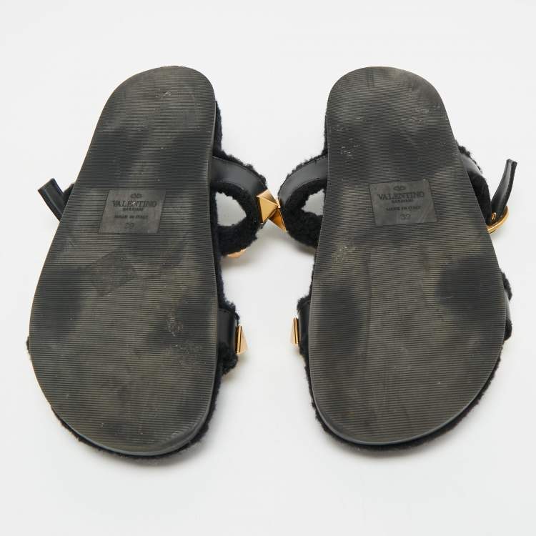 Pre Owned Valentino Black Leather and Shearling Roman Stud Flat Slide Sandals Size 39