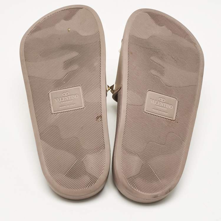 Pre Owned Valentino Dusty Pink Rubber Rockstud Slides Size 38