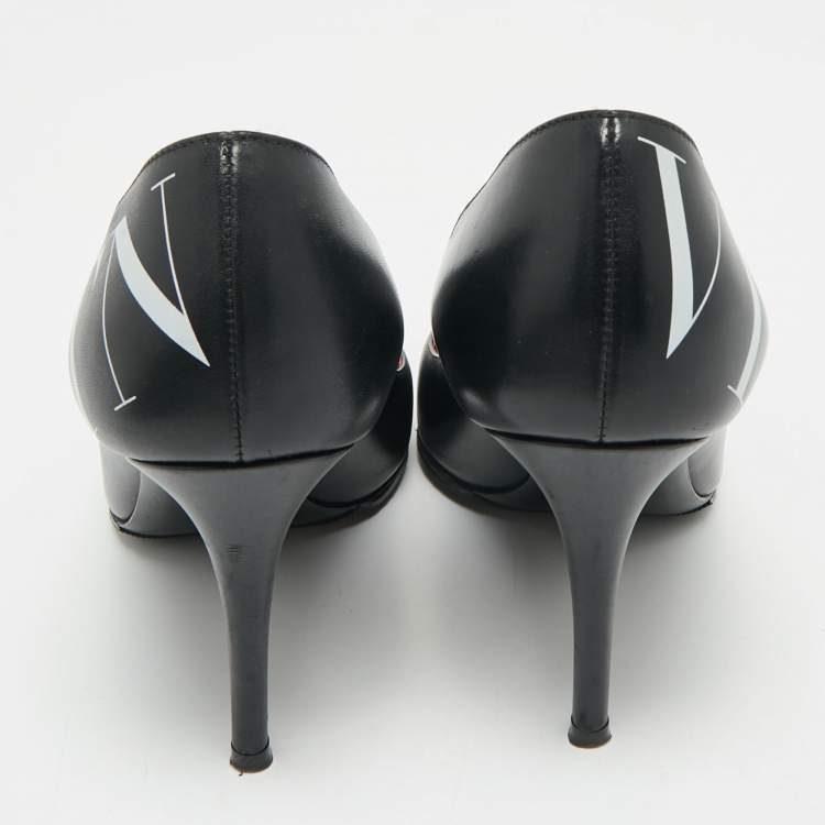 Pre Owned Valentino Black Leather VLTN Pointed Toe Pumps Size 35.5 