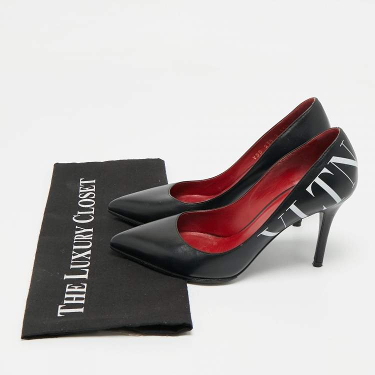 Pre Owned Valentino Black Leather VLTN Pointed Toe Pumps Size 35.5 