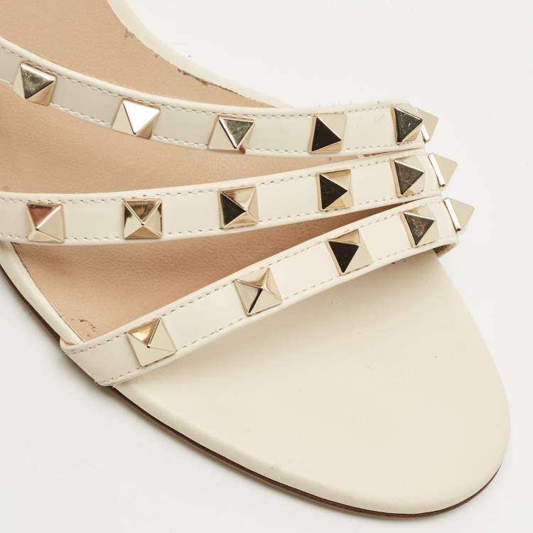Pre Owned Valentino Light Cream Leather Rockstud Slide Sandals Size 38