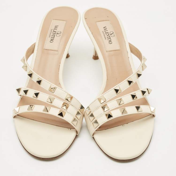 Pre Owned Valentino Light Cream Leather Rockstud Slide Sandals Size 38