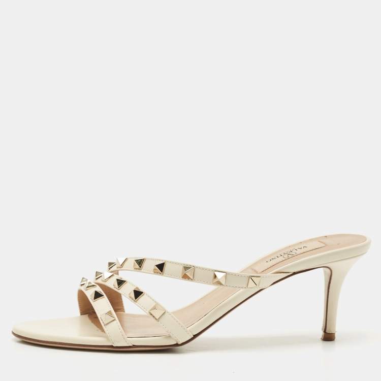 Pre Owned Valentino Light Cream Leather Rockstud Slide Sandals Size 38