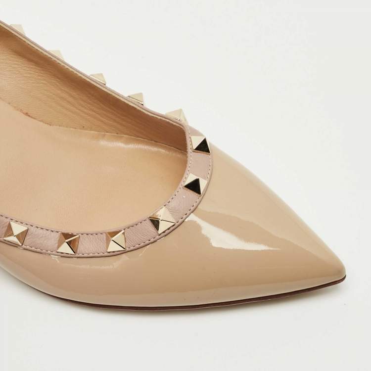 Pre Owned Valentino Beige Patent Leather Rockstud Pointed Toe Wedge Pumps Size 39.5