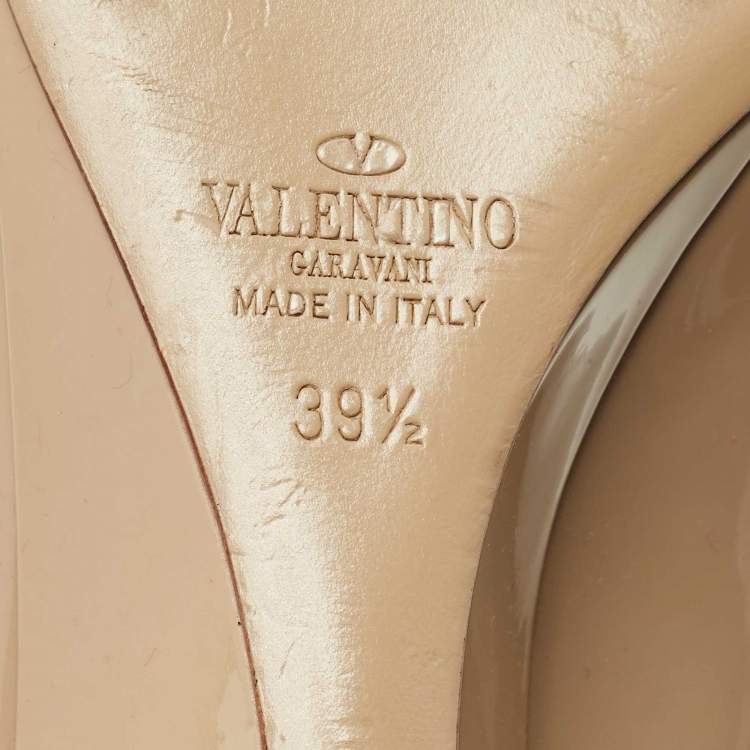 Pre Owned Valentino Beige Patent Leather Rockstud Pointed Toe Wedge Pumps Size 39.5
