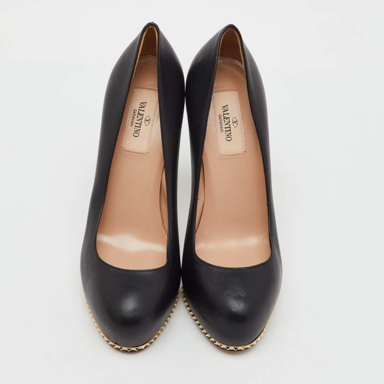 Pre Owned Valentino Black Leather Rockstud Round Toe Platform Pumps Size 36