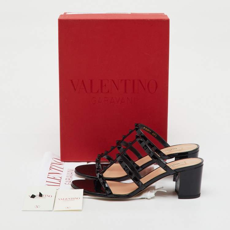 Pre Owned Valentino Black Patent Leather Rockstud Slide Sandals Size 40.5
