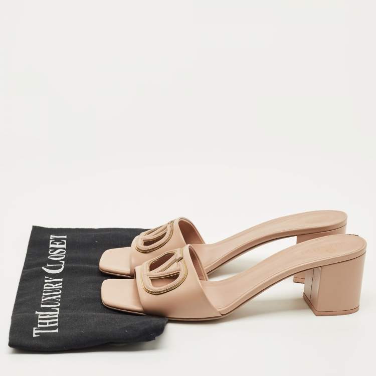 Pre Owned Valentino Beige Leather VLogo Slide Sandals Size 38.5