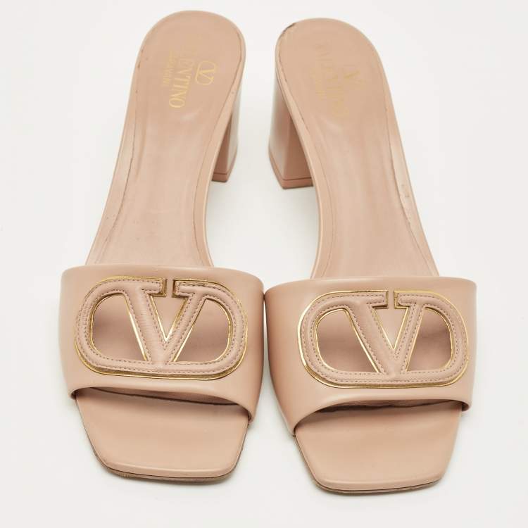 Pre Owned Valentino Beige Leather VLogo Slide Sandals Size 38.5