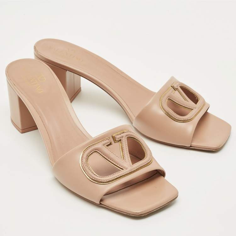 Pre Owned Valentino Beige Leather VLogo Slide Sandals Size 38.5
