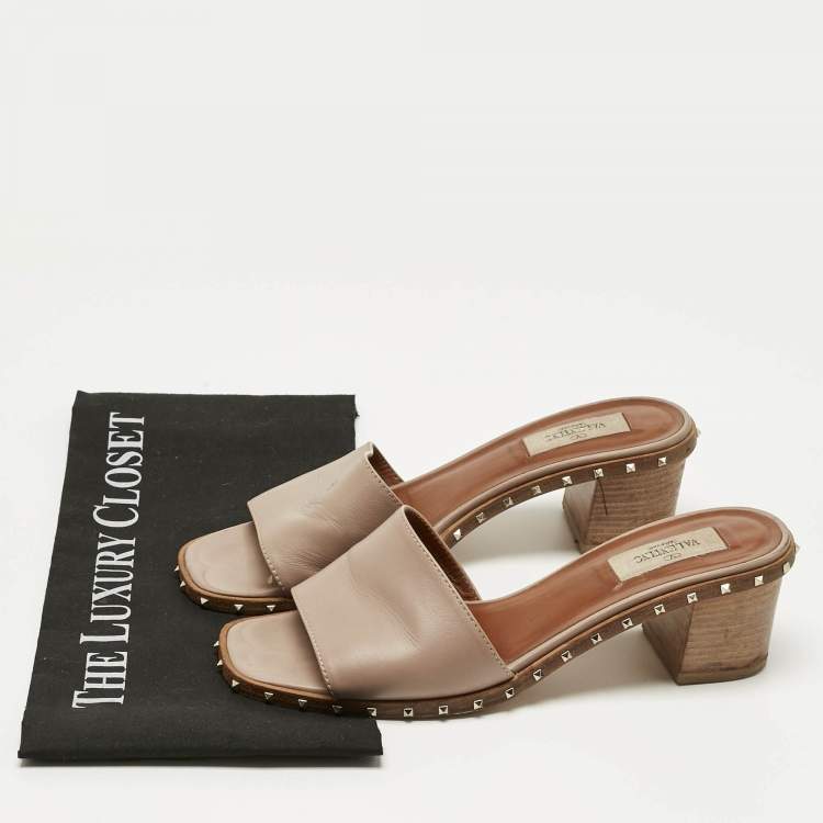 Pre Owned Valentino Beige Leather Rockstud Slide Sandals Size 37.5