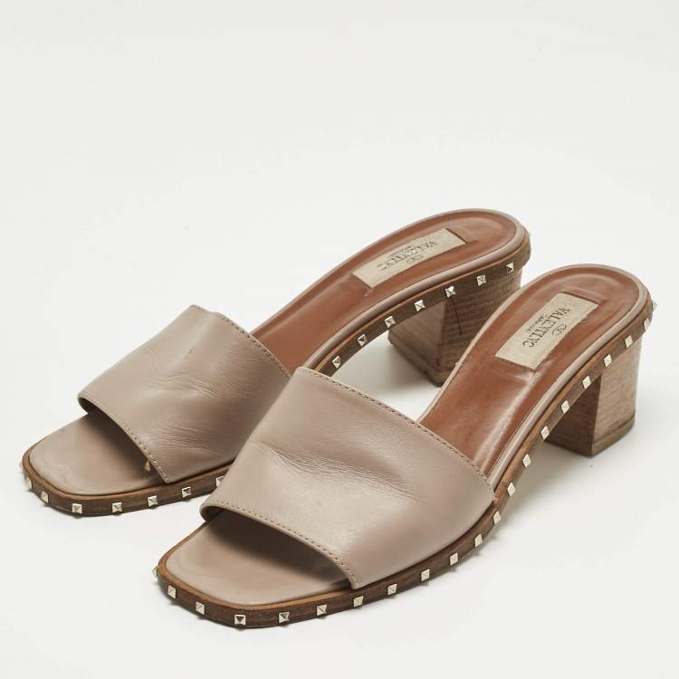 Pre Owned Valentino Beige Leather Rockstud Slide Sandals Size 37.5