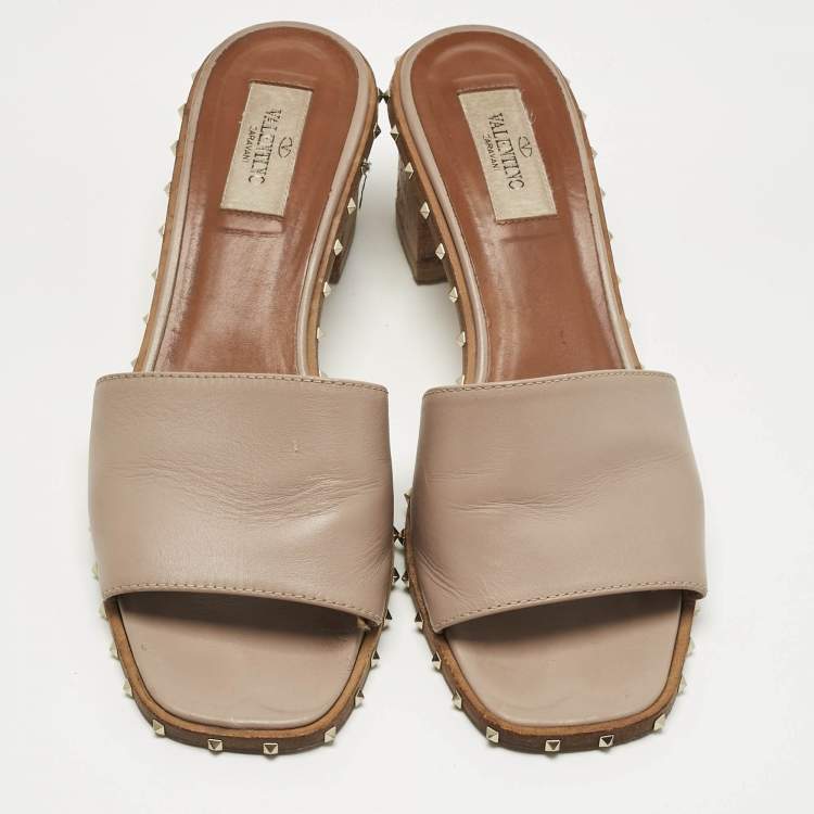 Pre Owned Valentino Beige Leather Rockstud Slide Sandals Size 37.5
