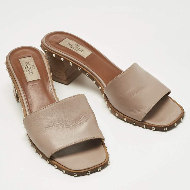 Pre Owned Valentino Beige Leather Rockstud Slide Sandals Size 37.5