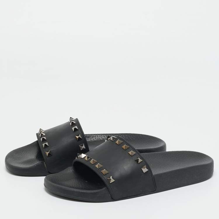 Pre Owned Valentino Black Rubber Rockstud Pool Slides Size 38