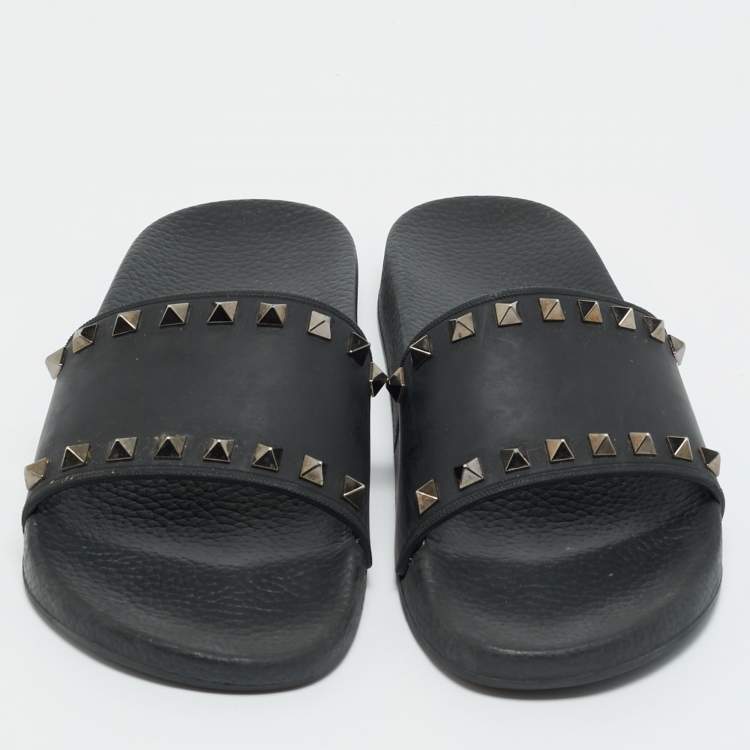 Pre Owned Valentino Black Rubber Rockstud Pool Slides Size 38