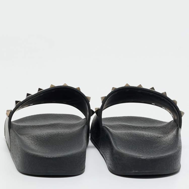 Pre Owned Valentino Black Rubber Rockstud Pool Slides Size 38