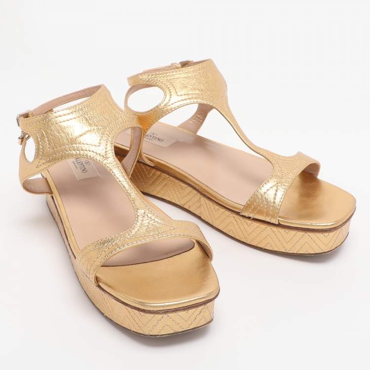 Pre Owned Valentino Gold Leather T-Strap Sandals Size 38