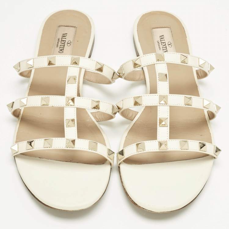 Pre Owned Valentino Cream Leather Rockstud Flat Slides Size 39