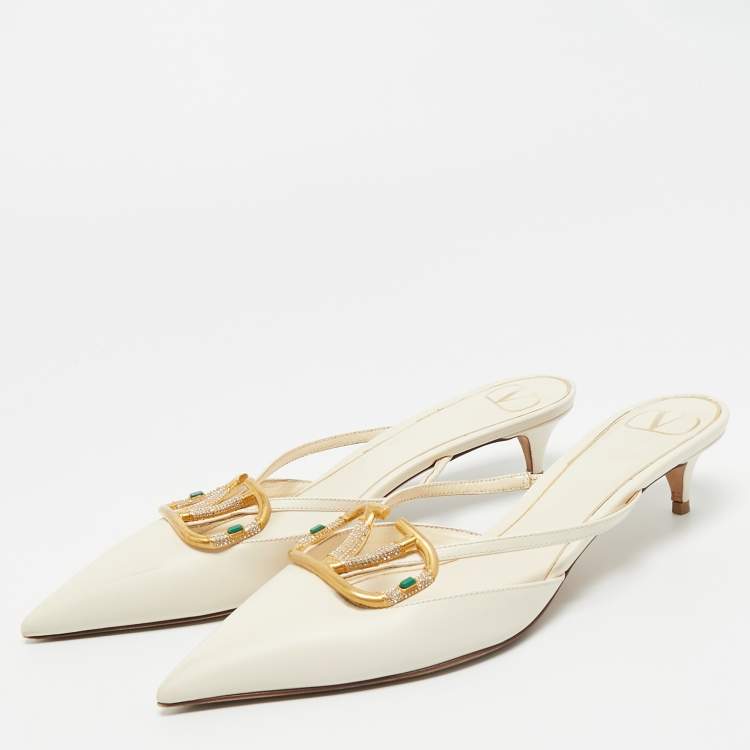 Pre Owned Valentino Cream Leather VLogo Pointed Toe Mule Sandals Size 38.5