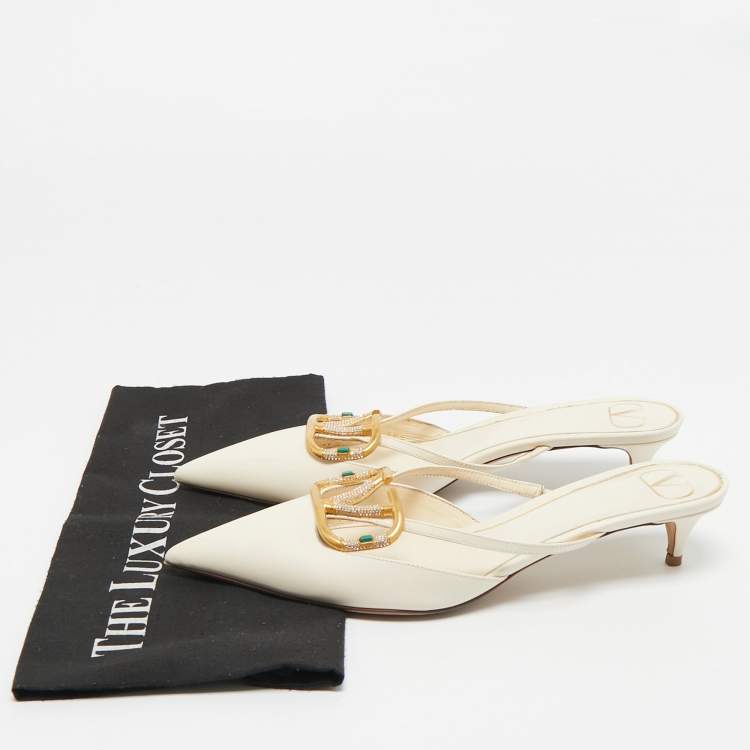 Pre Owned Valentino Cream Leather VLogo Pointed Toe Mule Sandals Size 38.5