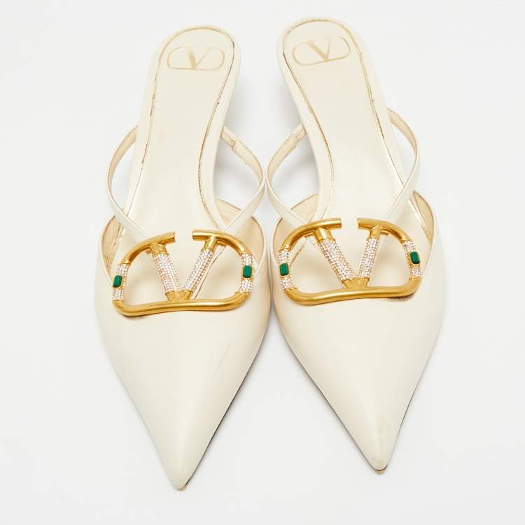 Pre Owned Valentino Cream Leather VLogo Pointed Toe Mule Sandals Size 38.5